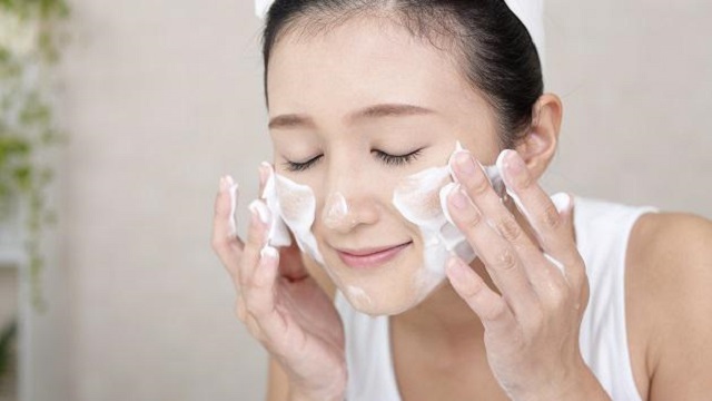 #4 bước vệ sinh da mặt đúng cách mà bạn cần phải ghi nhớ 2